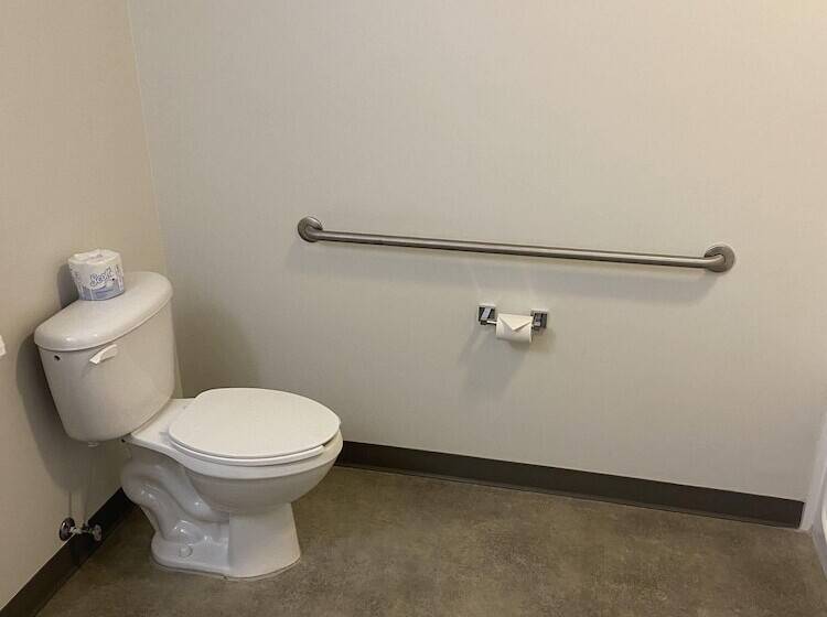 Motel 6 Saskatoon, Sk