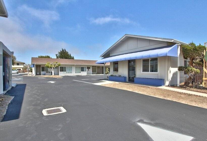 모텔 Coastal Valley Inn