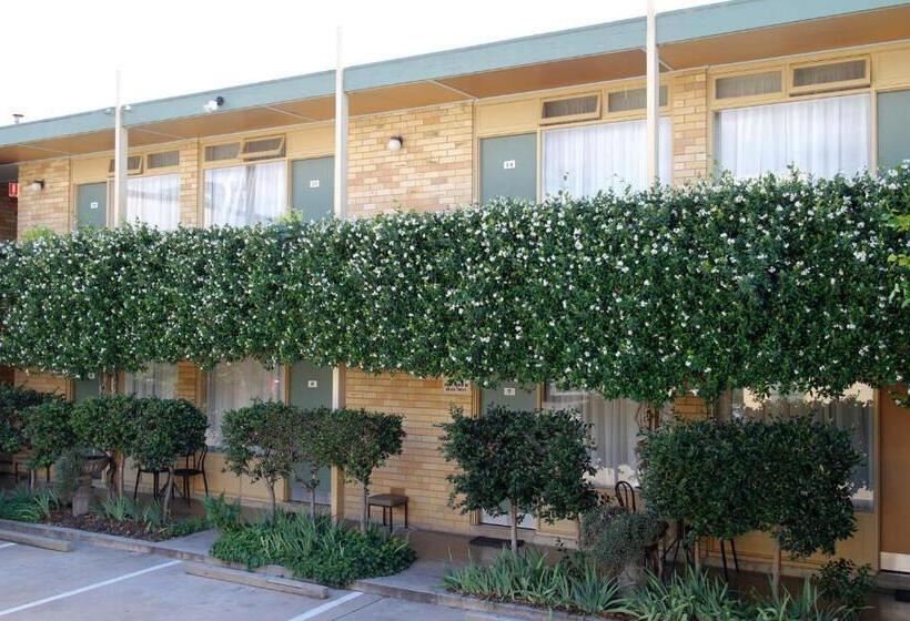 مُتل Mid City Motor Inn Queanbeyan