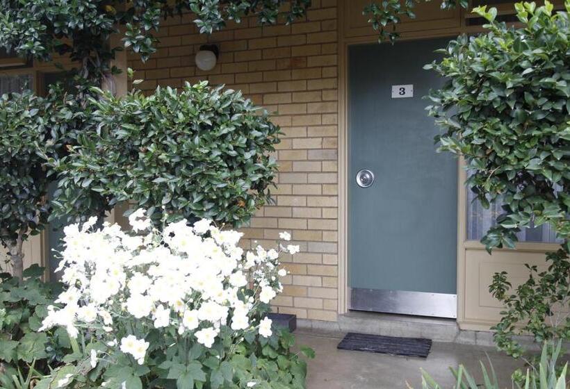 مُتل Mid City Motor Inn Queanbeyan