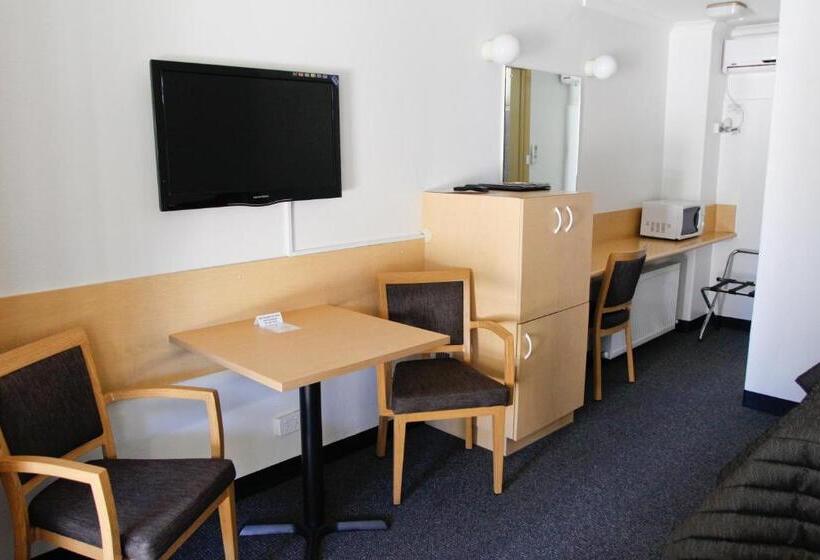مُتل Mid City Motor Inn Queanbeyan