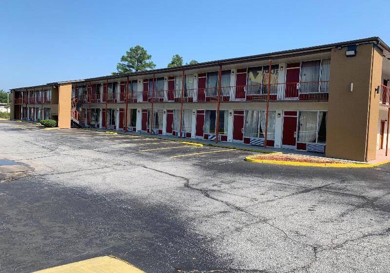 فندق على الطريق Travel Inn