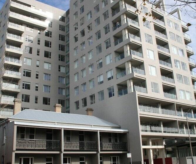 Newcastle Central Plaza Apartment Hotel Official