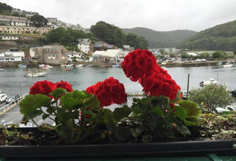 פנסיון Dolphin Guest House