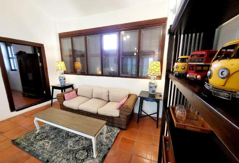 بنسيون East Indies Mansion