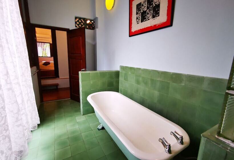 بنسيون East Indies Mansion