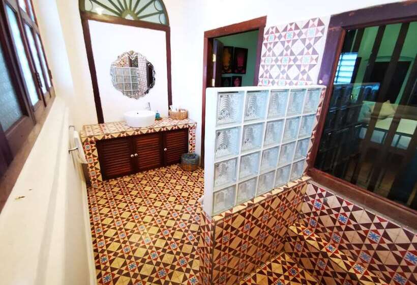 بنسيون East Indies Mansion