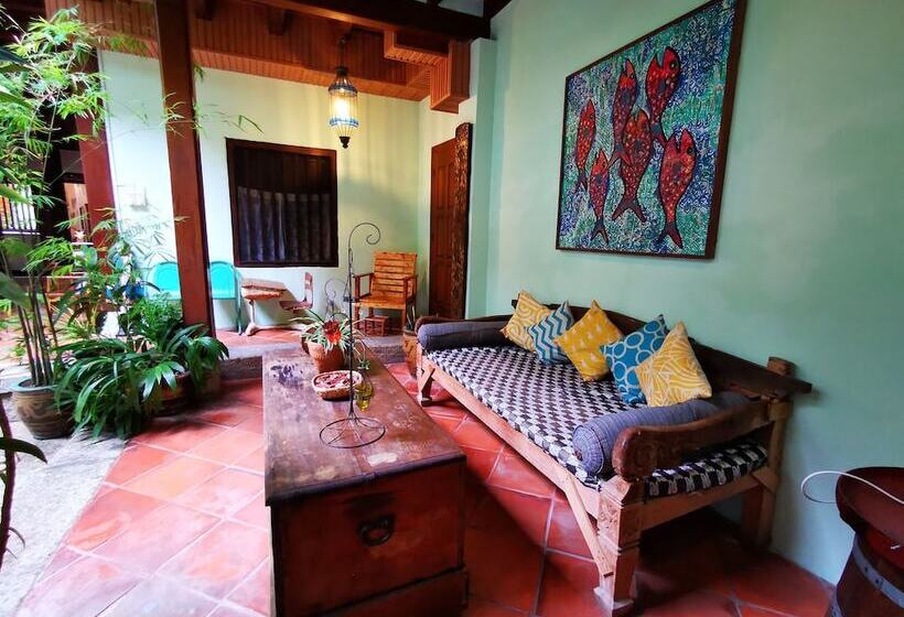 بنسيون East Indies Mansion