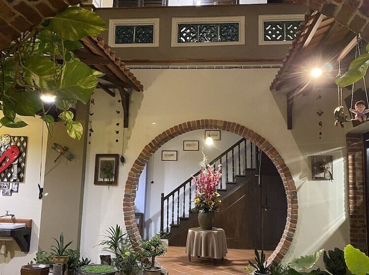 פנסיון Kelantan House