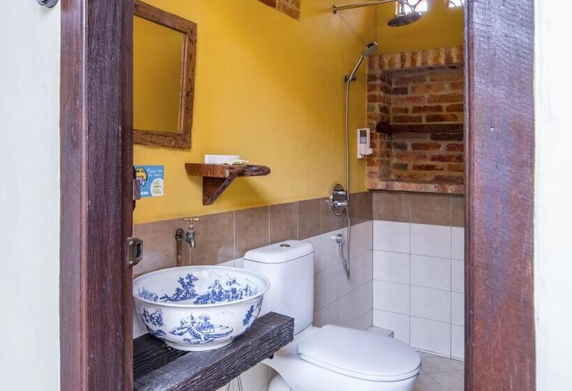 פנסיון Kelantan House