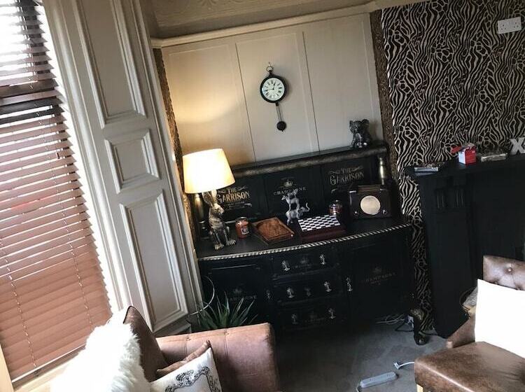 펜션 Kingsmere Guest House