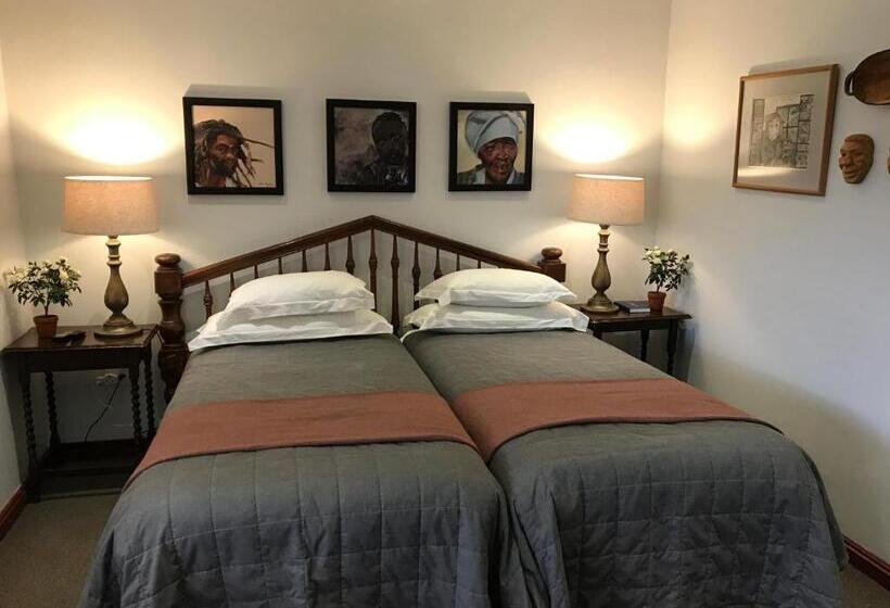 بنسيون The Crown Guest House