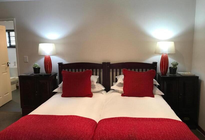 بنسيون The Crown Guest House