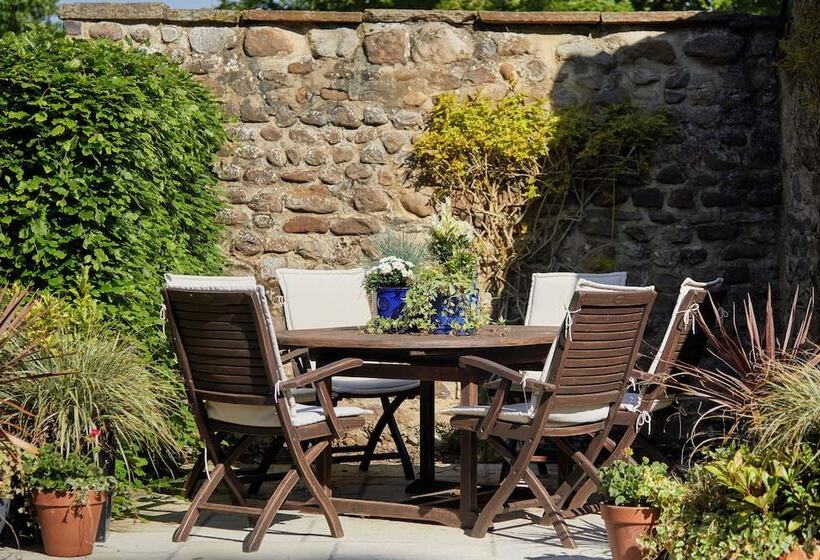 פנסיון The Old Coach House