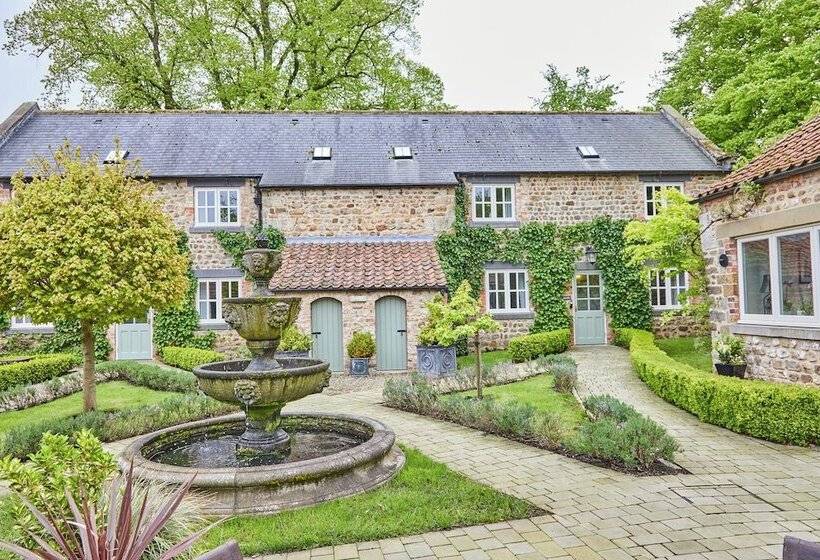 פנסיון The Old Coach House