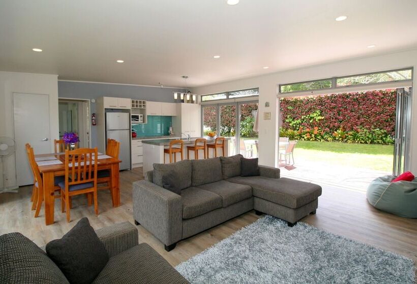 פנסיון Waimarie Villa