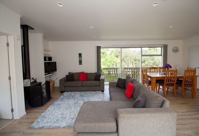 פנסיון Waimarie Villa