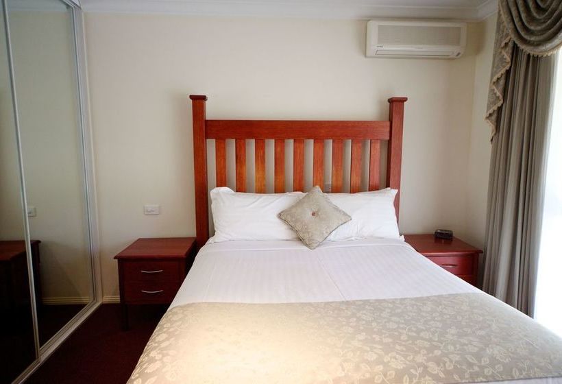 Sanctuary House Resort Motel