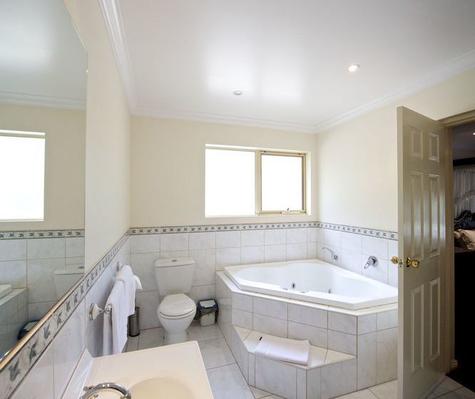 Sanctuary House Resort Motel