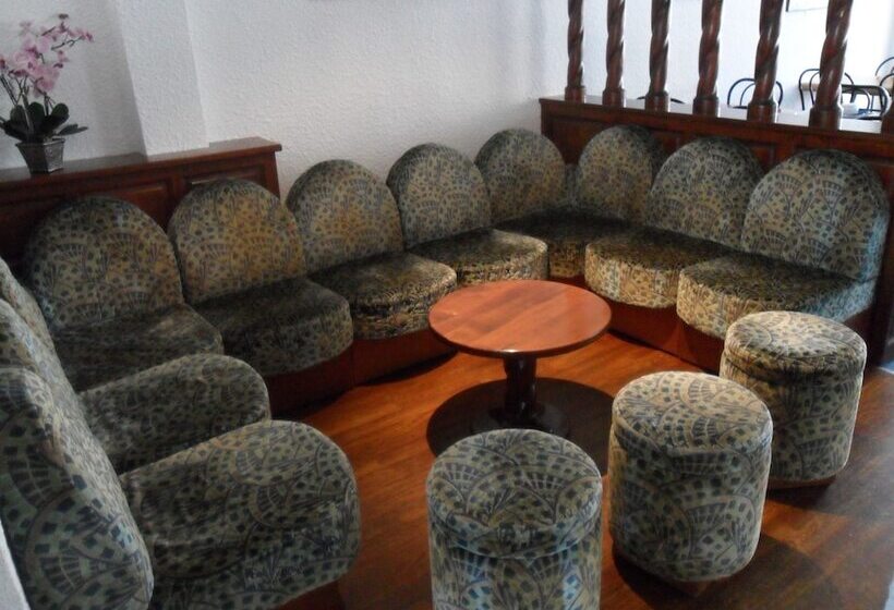 Brit Hotel Confort Gien