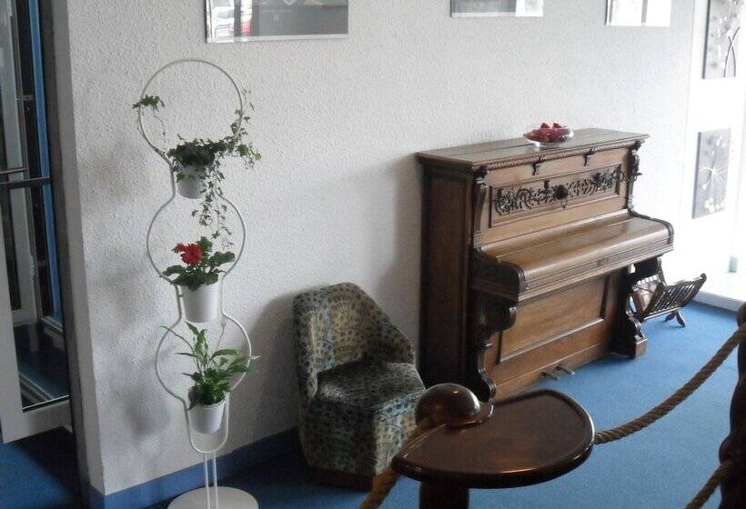 Brit Hotel Confort Gien