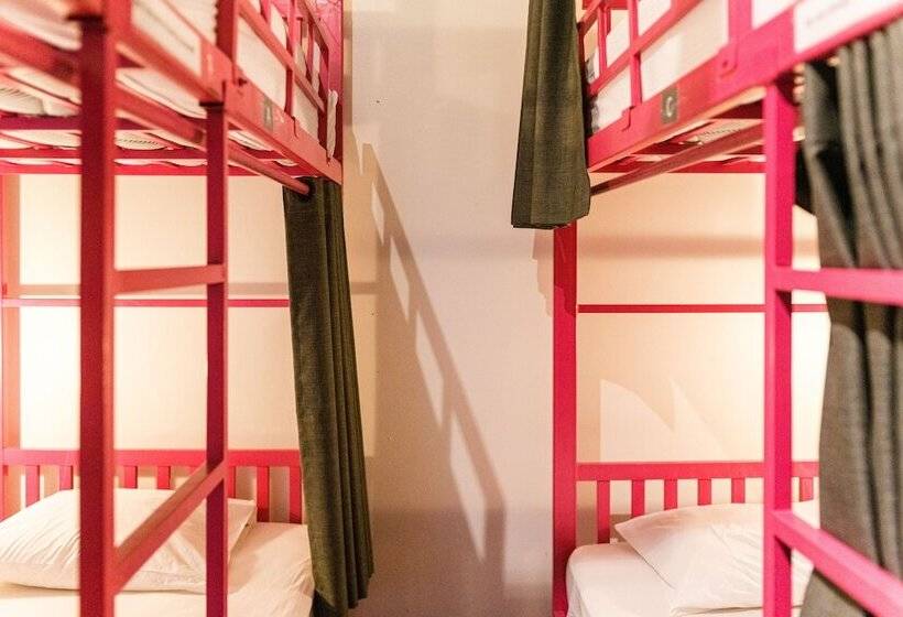 ユースホステル Slumber Party Phi Phi