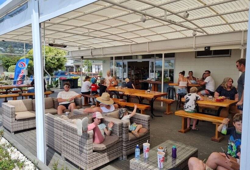 酒店 Tāhuna Beach Holiday Park