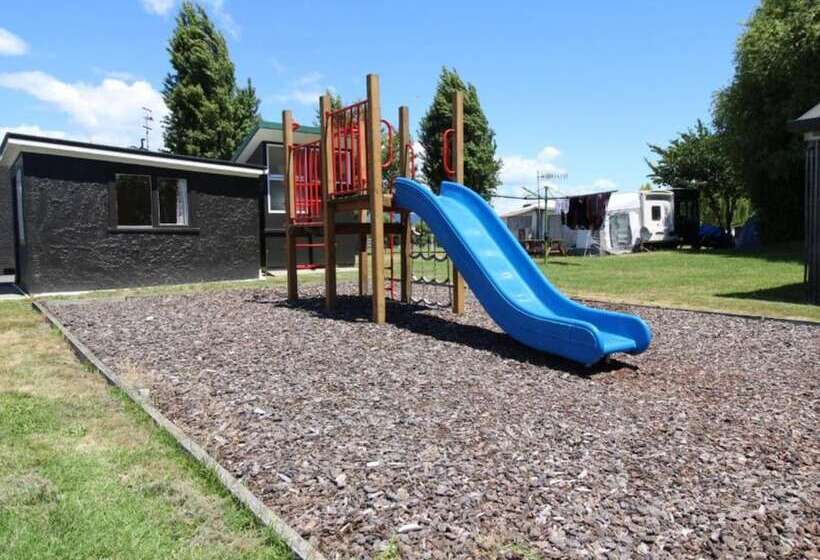 酒店 Tāhuna Beach Holiday Park