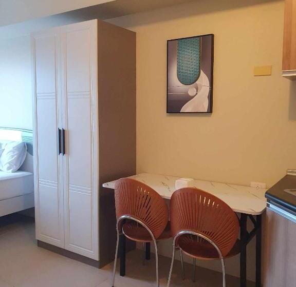 Avida Riala Tower One 1402 It Park