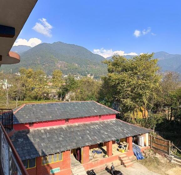 Отель Birs & Cottages