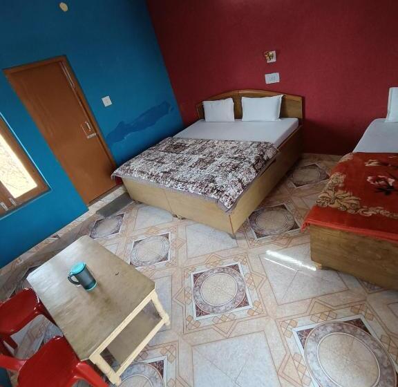 Отель Birs & Cottages