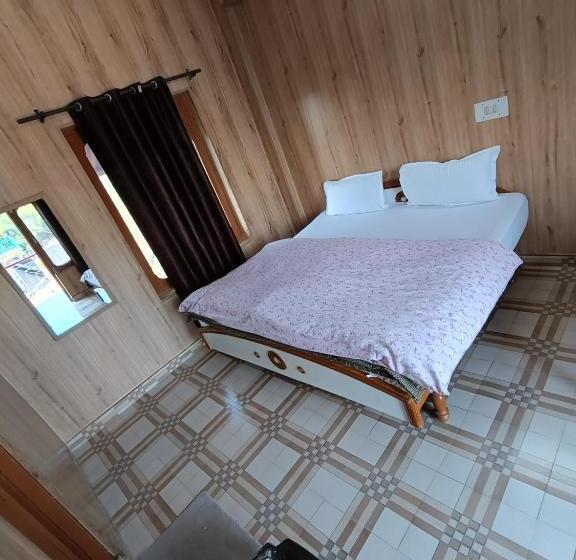 Отель Birs & Cottages