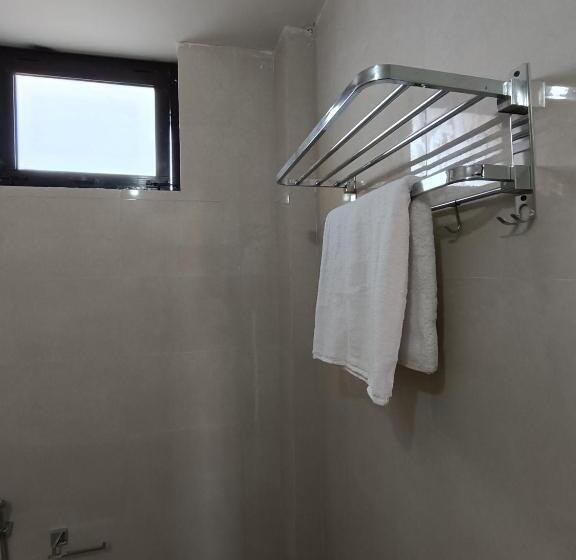 Отель Birs & Cottages