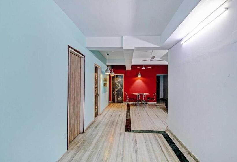 Hotel Collection O Gariahat Inn Near 2nd Floor Kfc Building, Gariahat