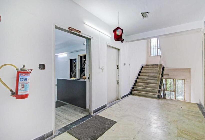 Hotel Collection O Gariahat Inn Near 2nd Floor Kfc Building, Gariahat