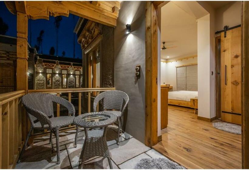 Отель Essence At Ladakh