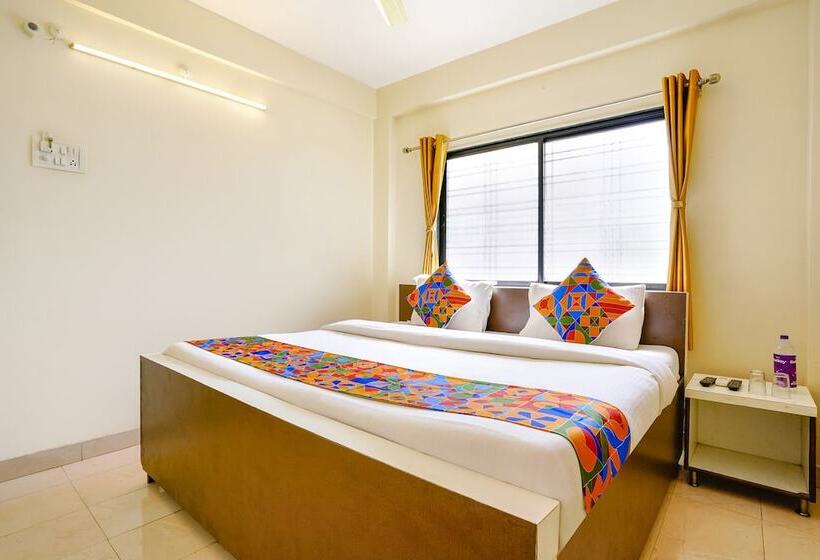 ホテル Fabexpress Sai Vyankatesh