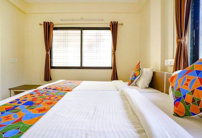 ホテル Fabexpress Sai Vyankatesh