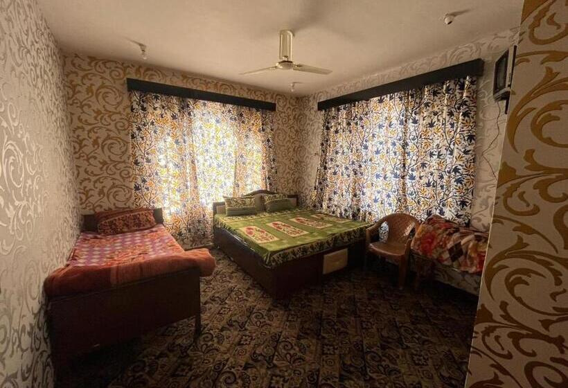 فندق Kashmir Heaven