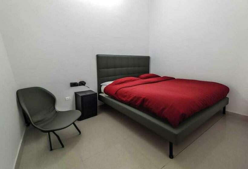 ホテル Oyo 81117 Golden