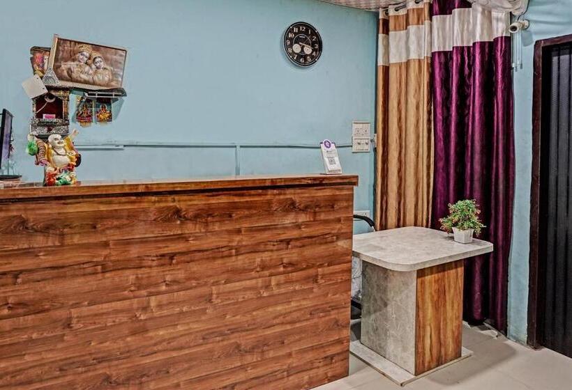 ホテル Oyo 81121 Modern