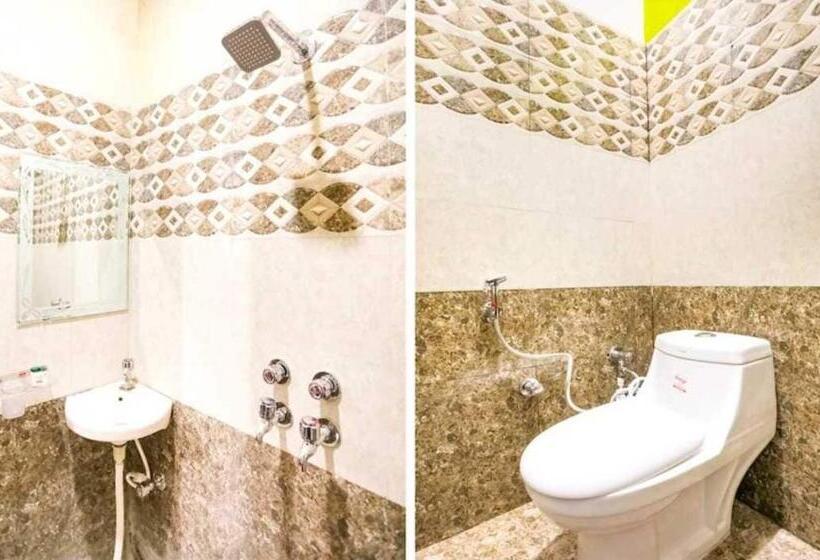 בית מלון כפרי Oyo Flagship 81126  Lime Tree Residency