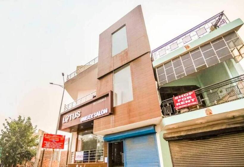 בית מלון כפרי Oyo Flagship 81126  Lime Tree Residency