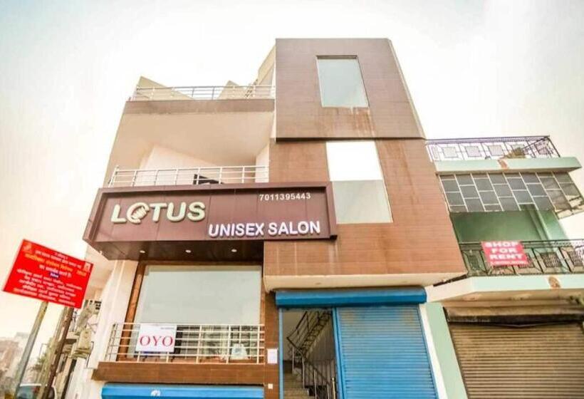 בית מלון כפרי Oyo Flagship 81126  Lime Tree Residency