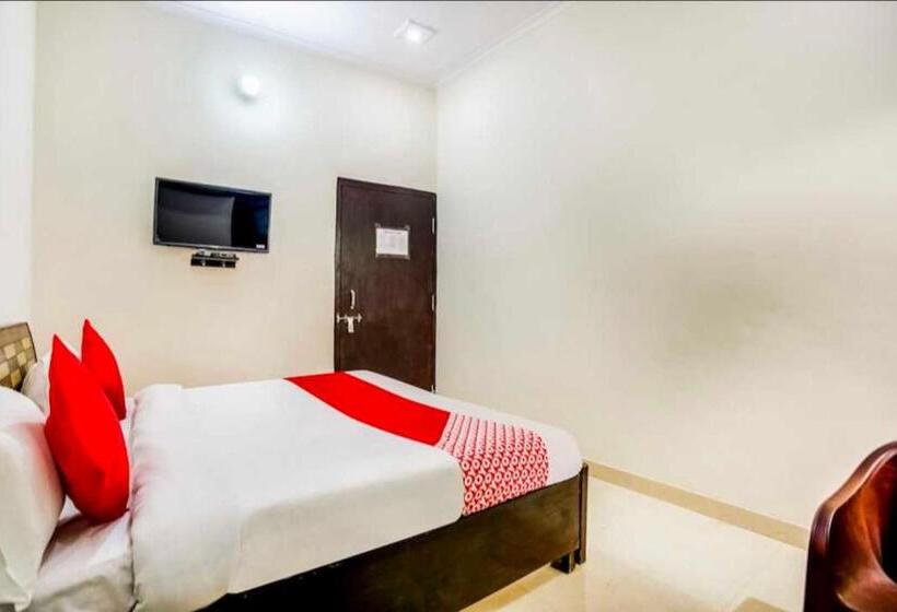 בית מלון כפרי Oyo Flagship 81126  Lime Tree Residency