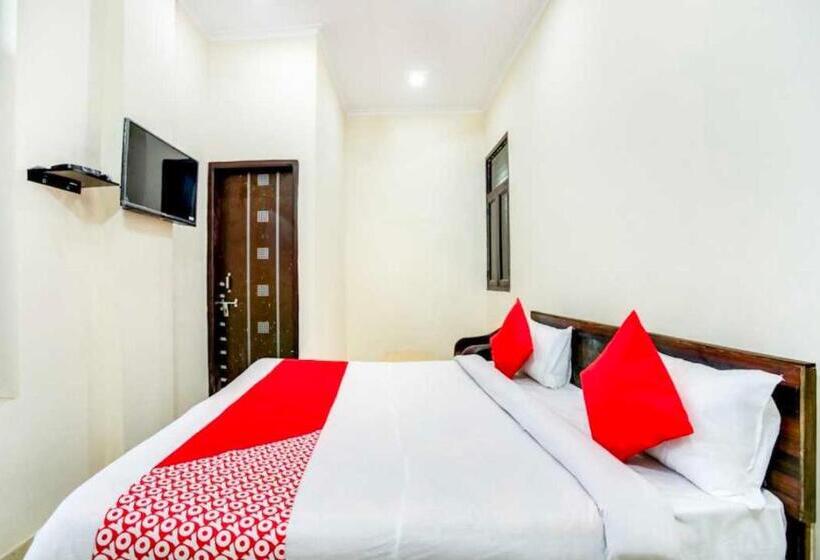 בית מלון כפרי Oyo Flagship 81126  Lime Tree Residency