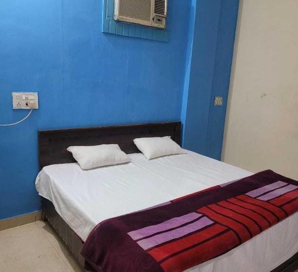 בית מלון כפרי Oyo Flagship 81126  Lime Tree Residency