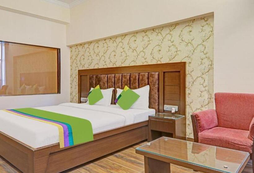 Отель Golden Heights