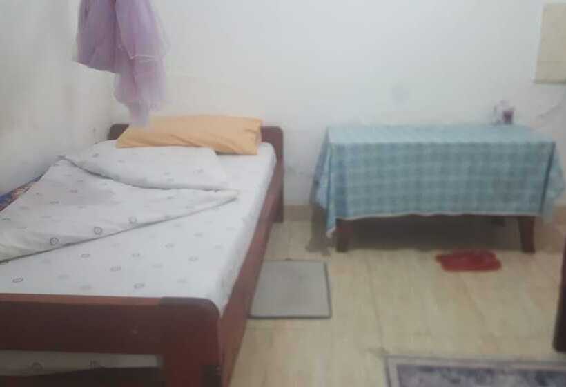 پانسیون Golden Monkey Guest House