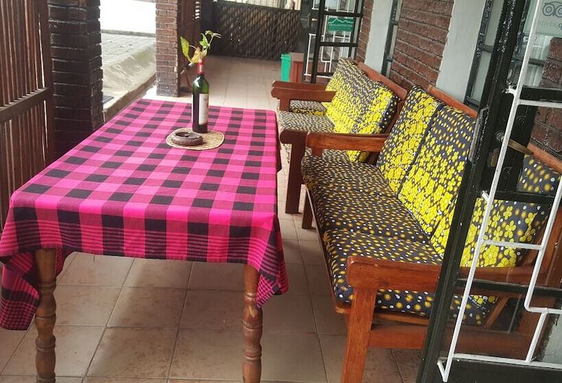 پانسیون Golden Monkey Guest House